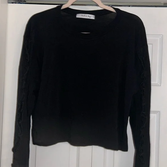 Lock & Key Black Ruffle Sleeve Shirt - Picture 2 of 4